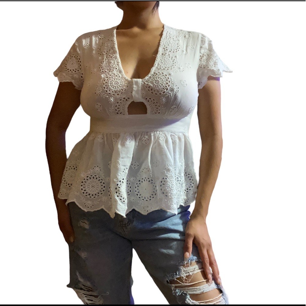 This beautiful natural summer top